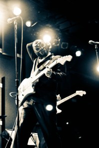 Los Straitjackets with Deke Dickerson